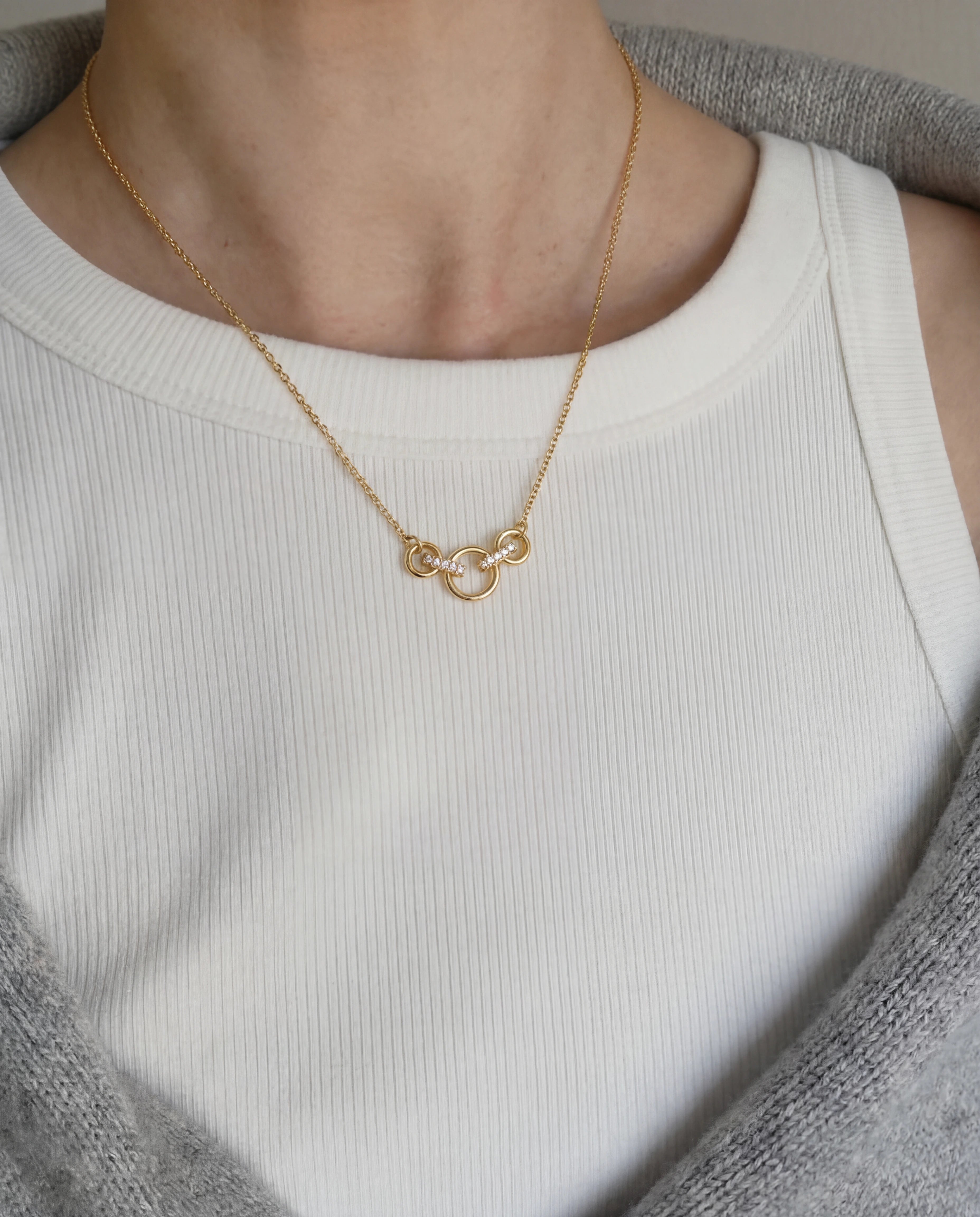 Cleo Pendant